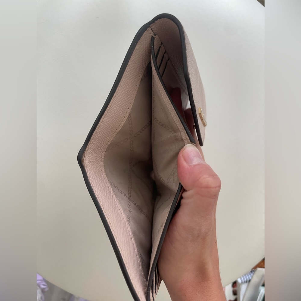 Michael Kors Wallet - Picture 3 of 4